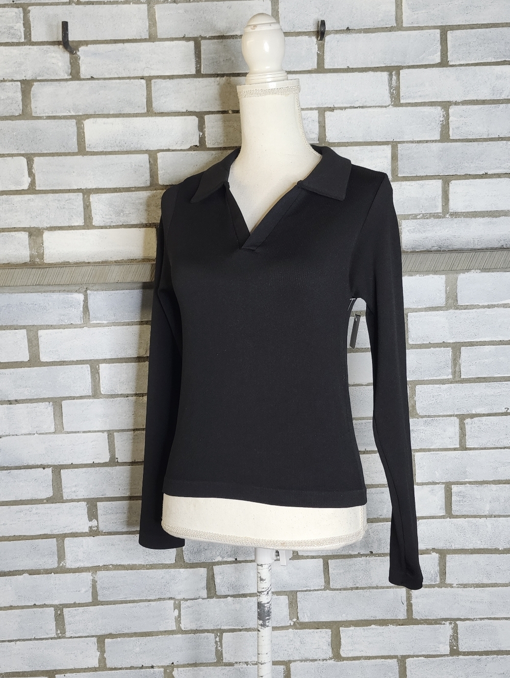 • NWT Fct With Love Basics Ling Sleeve Collared V-Neck Ribbed Top Size XL Black